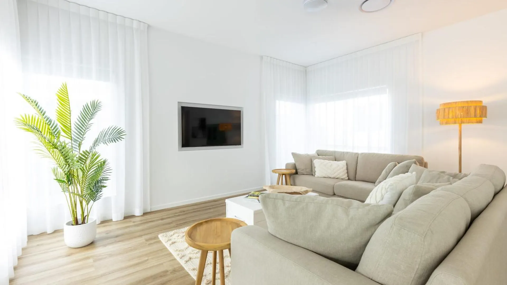 Tranquil Whitehaven Retreat In Mooloolaba Villa Holiday home