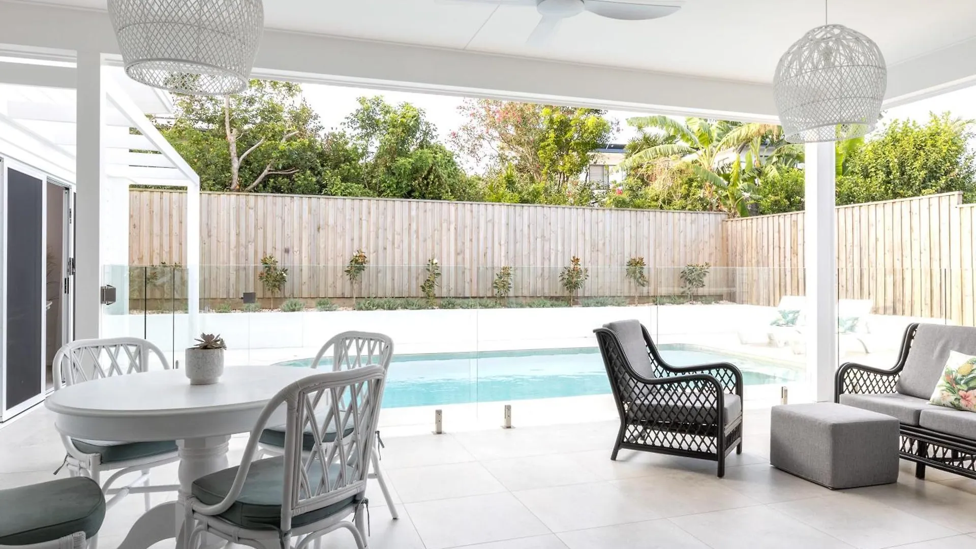 Tranquil Whitehaven Retreat In Mooloolaba Villa
